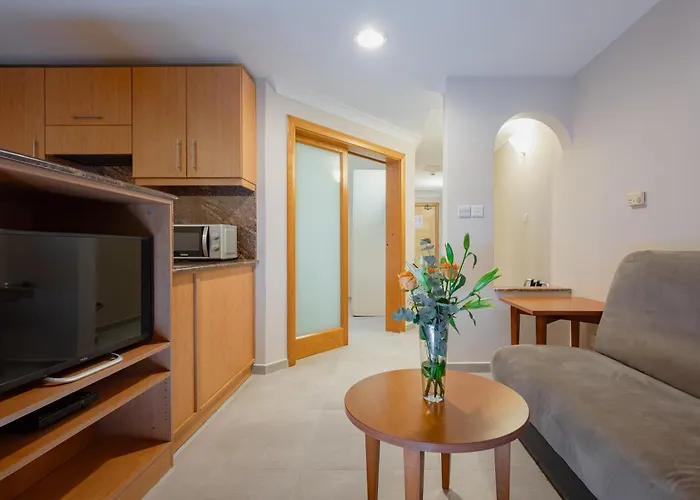 Szálloda Xemxija Bay