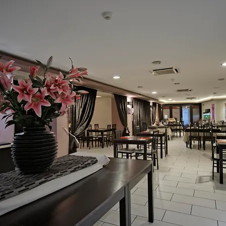 酒店 阿祖罗港公寓式酒店 3*