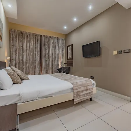 Xemxija Bay فندق 3*