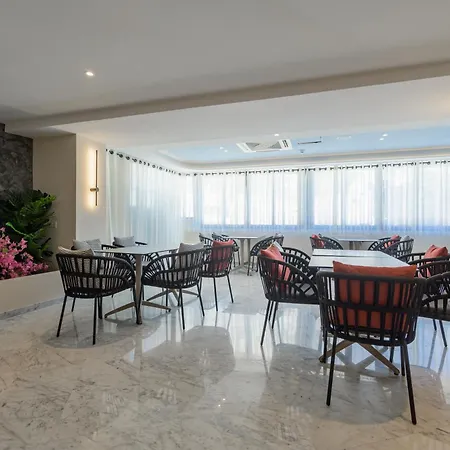 فندق Xemxija Bay