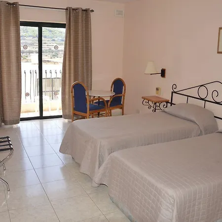 فندق Xemxija Bay 3*