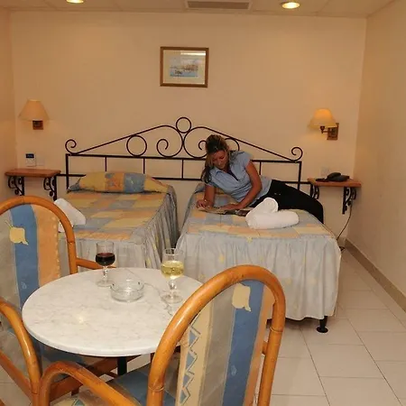 Hotel Xemxija Bay