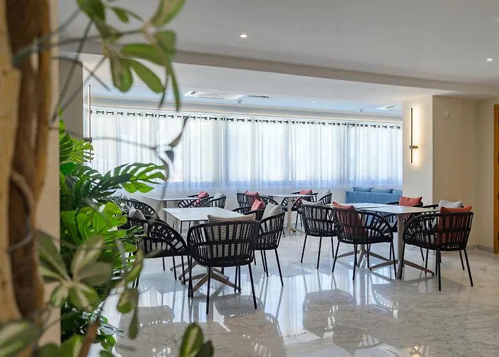 Hotel Xemxija Bay 3*